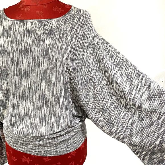 Chicos Sweater 1/M/8 Silky Gray Silver Metallic Kimono Dolman Sleeve Draped Chic - Picture 5 of 9